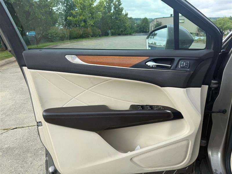 Used 2016 Lincoln MKC Reserve w/ Lincoln MKC Climate Package image 17