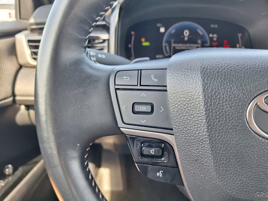 Used 2025 Toyota Camry SE FWD image 17