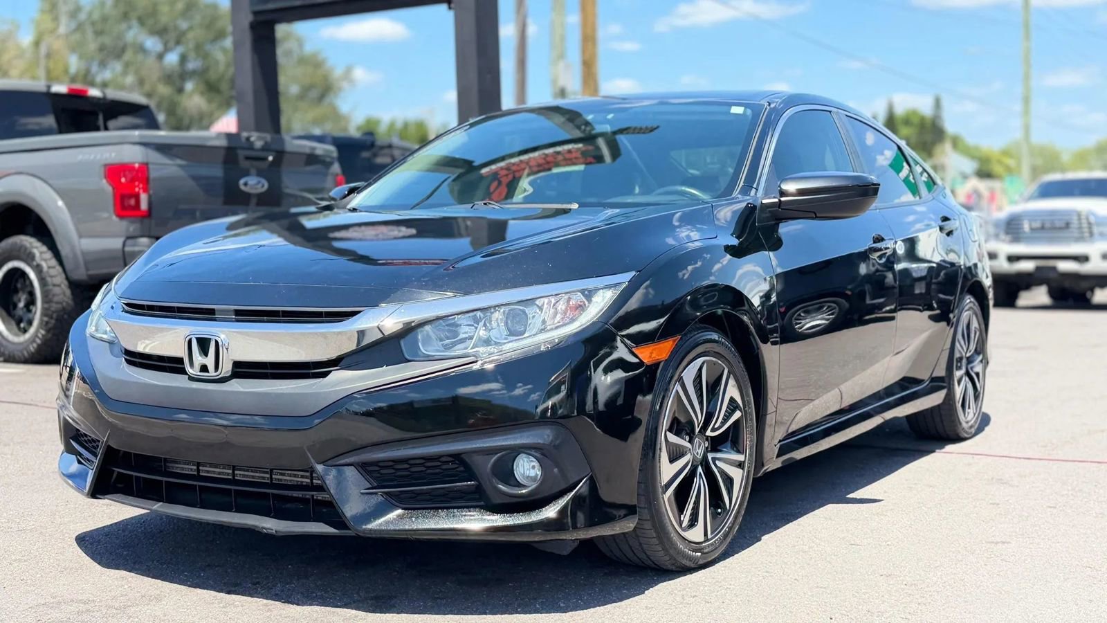 Used 2018 Honda Civic EX-T image 5