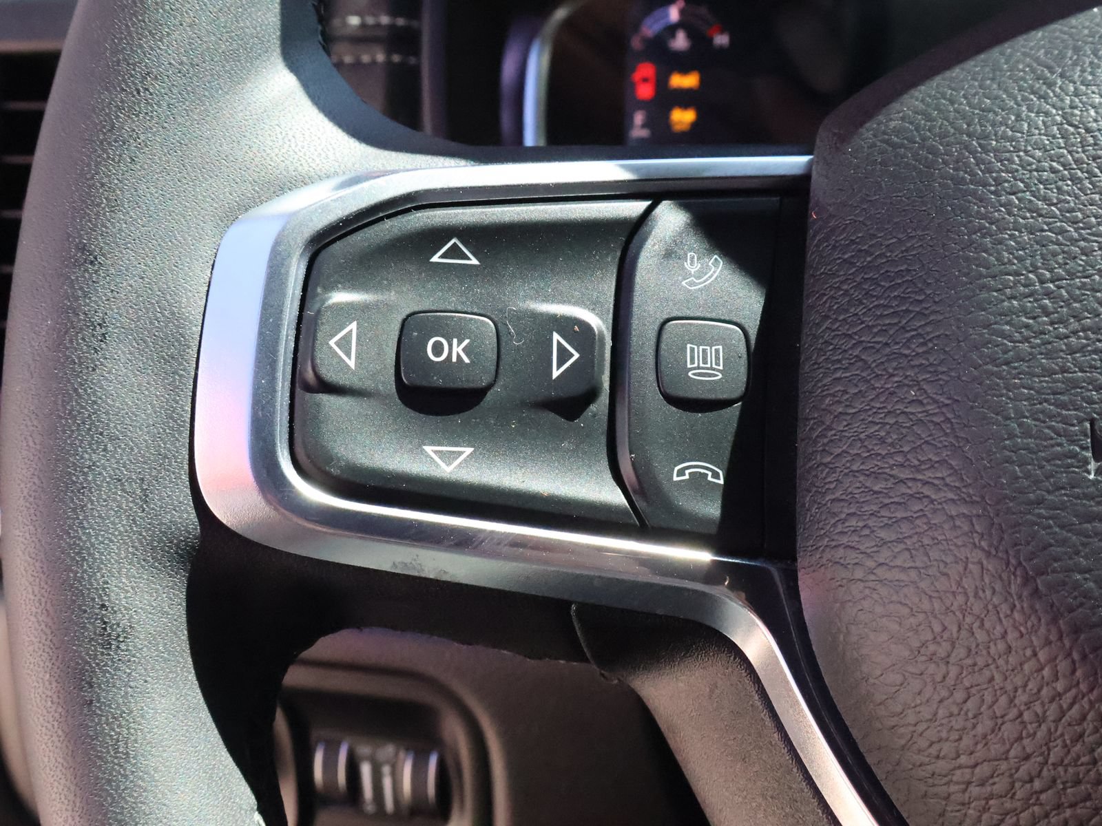 Used 2026 RAM 2500 Laramie AWD/4WD image 33