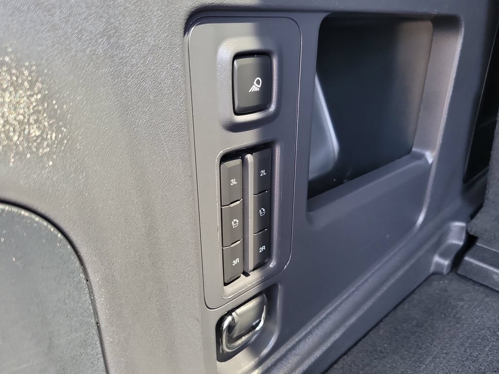 Used 2025 Ford Expedition Active AWD/4WD image 9