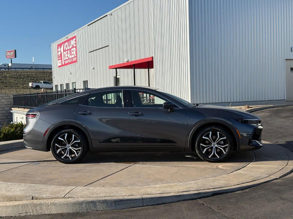 Certified 2024 Toyota Crown image 2