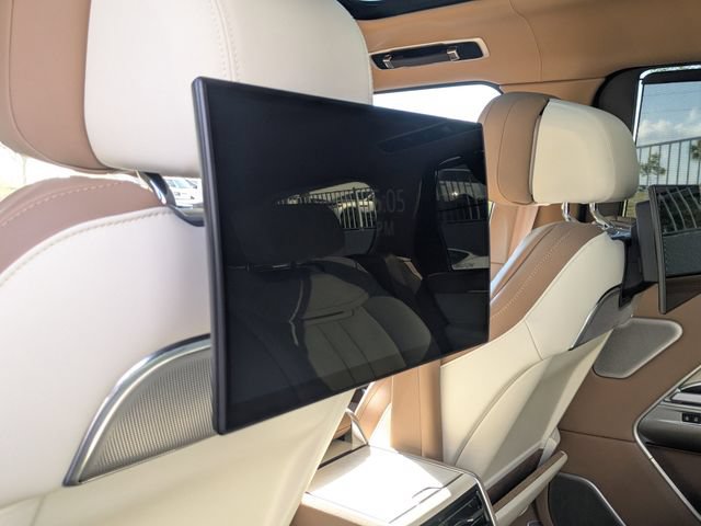 Certified 2025 Land Rover Range Rover SV AWD/4WD image 14