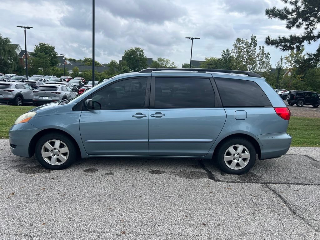 Used 2007 Toyota Sienna FWD image 2