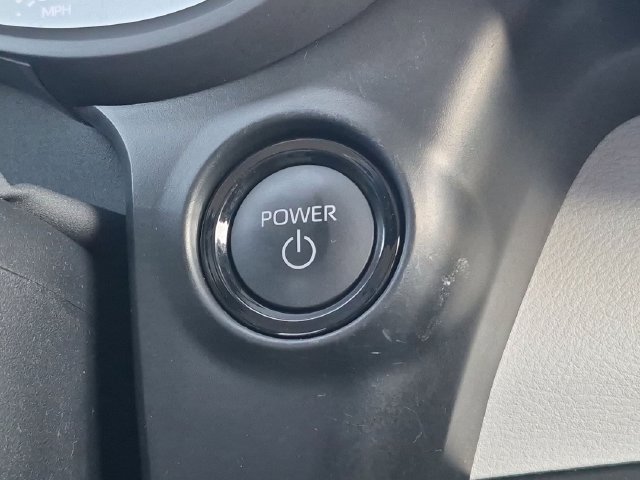 Certified 2025 Toyota Sienna LE FWD image 19