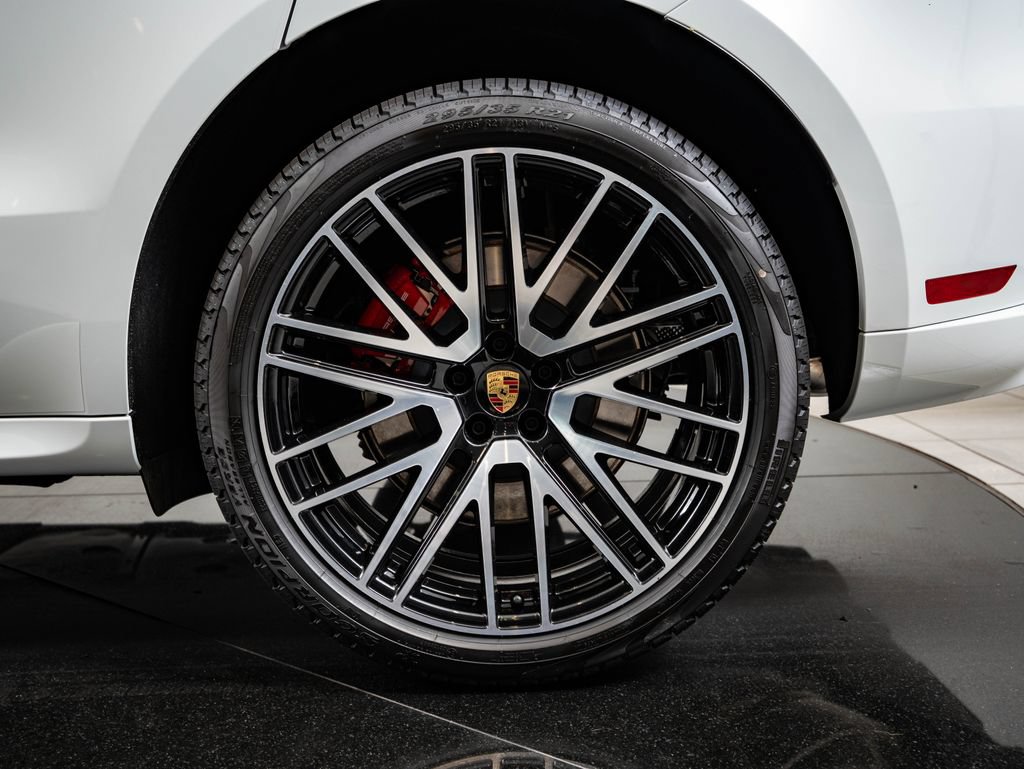 Certified 2026 Porsche Macan GTS AWD/4WD image 12
