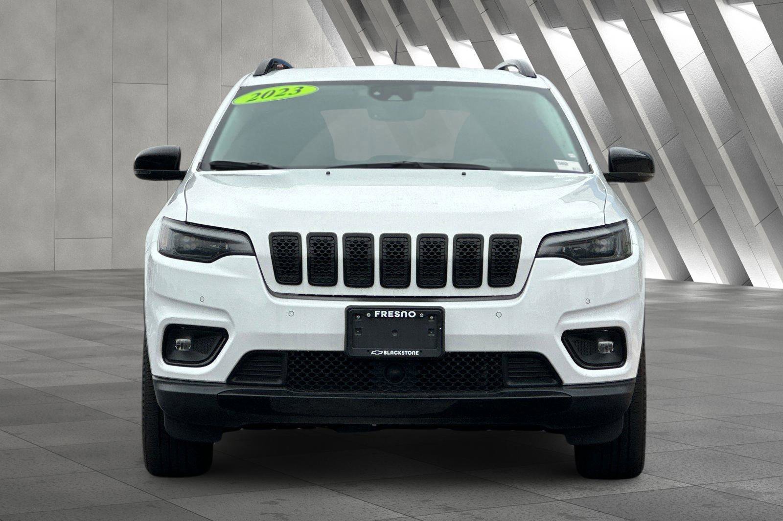 Used 2023 Jeep Cherokee Altitude Lux image 9