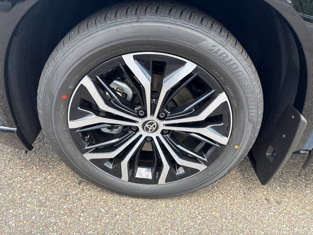 Certified 2026 Toyota Crown Signia AWD/4WD image 11
