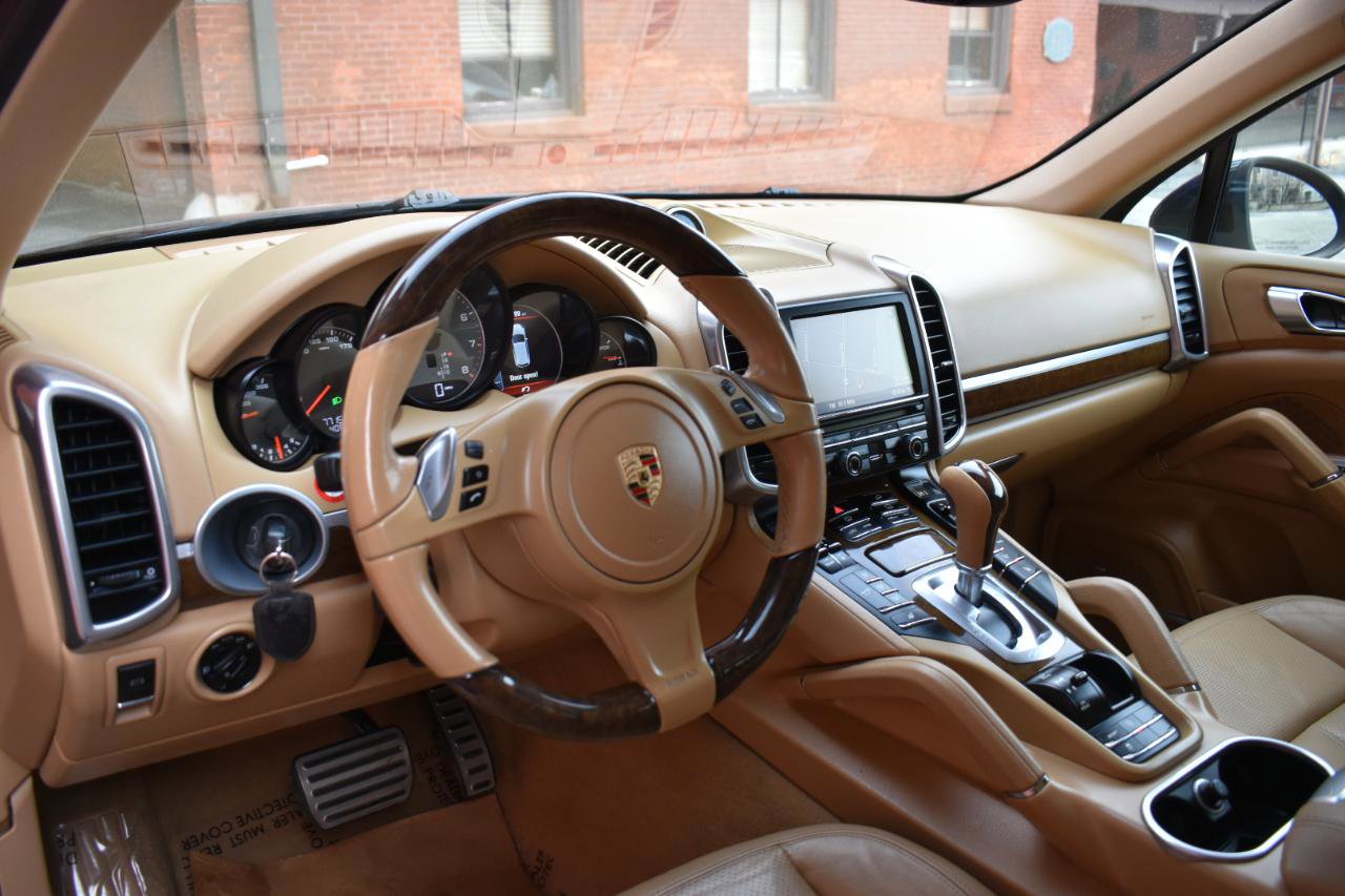 Used 2014 Porsche Cayenne S AWD/4WD image 11