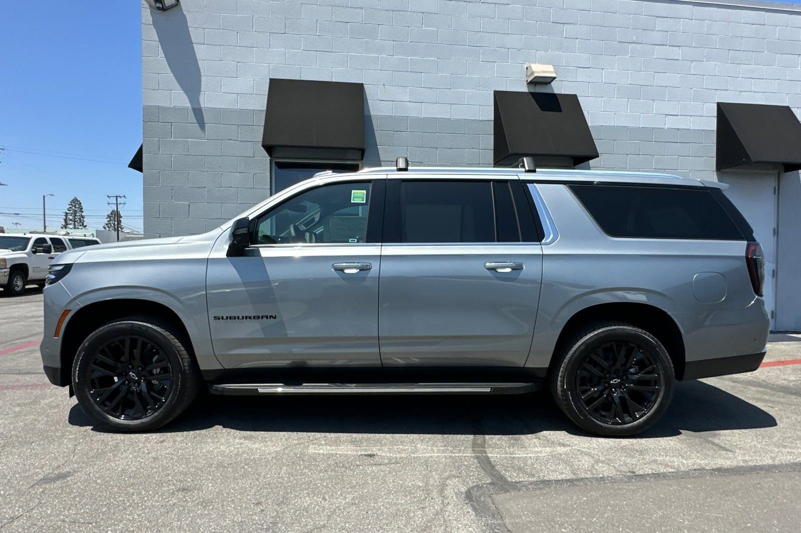 New 2025 Chevrolet Suburban Premier AWD/4WD image 7