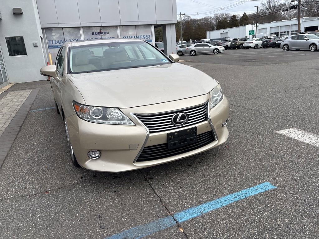 Used 2014 Lexus ES 350 350 w/ Luxury Package image 2