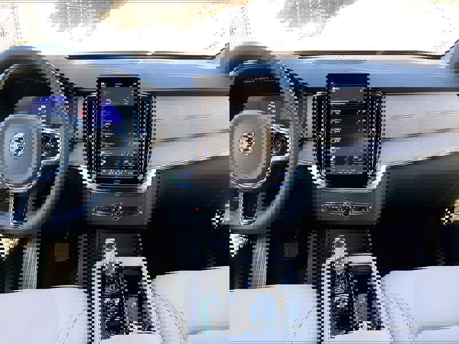 New 2026 Volvo XC90 T8 Plus w/ Protection Package Premier image 9