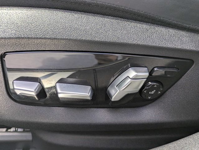 Used 2020 BMW 750i xDrive w/ Cold Weather Package AWD/4WD image 18