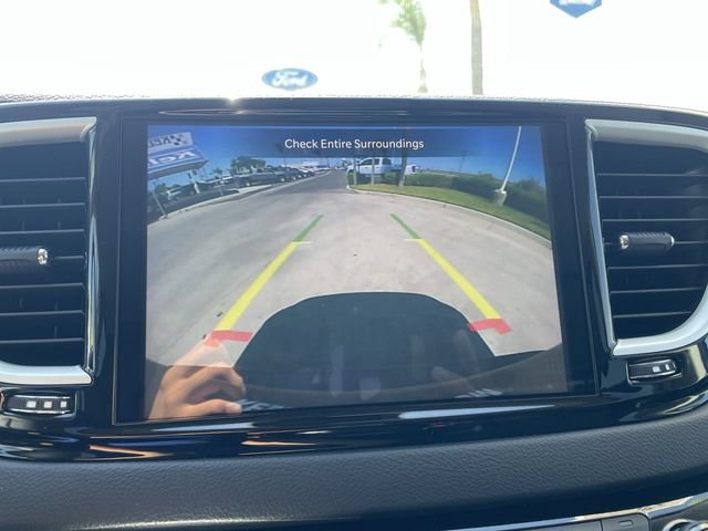 Used 2023 Chrysler Pacifica Touring-L FWD image 14