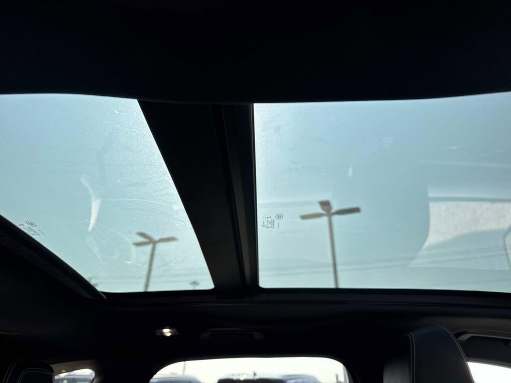 Used 2024 Jaguar F-PACE R-Dynamic S image 10