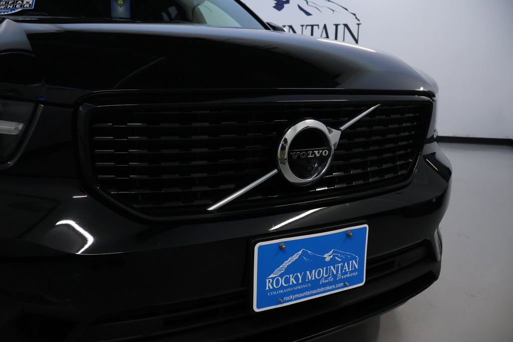 Used 2019 Volvo XC40 T5 R-Design image 9