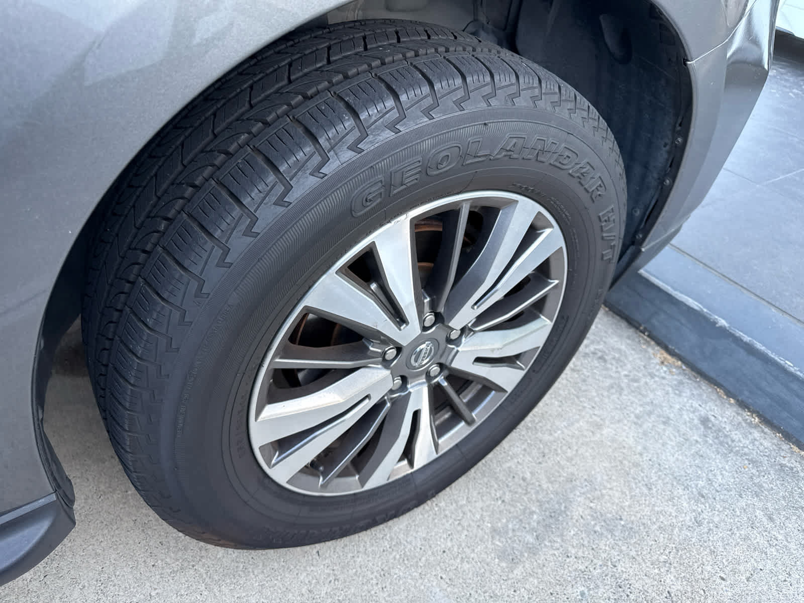 Used 2019 Nissan Pathfinder SV AWD/4WD image 8