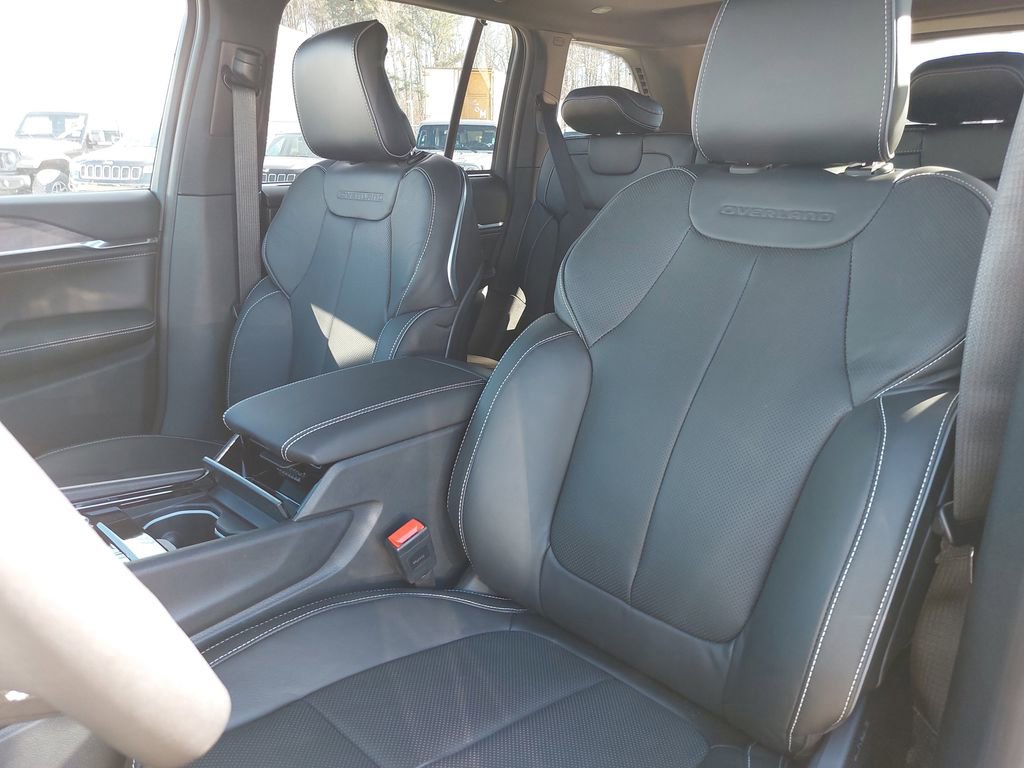 New 2024 Jeep Grand Cherokee Overland w/ Luxury Tech Group IV image 15