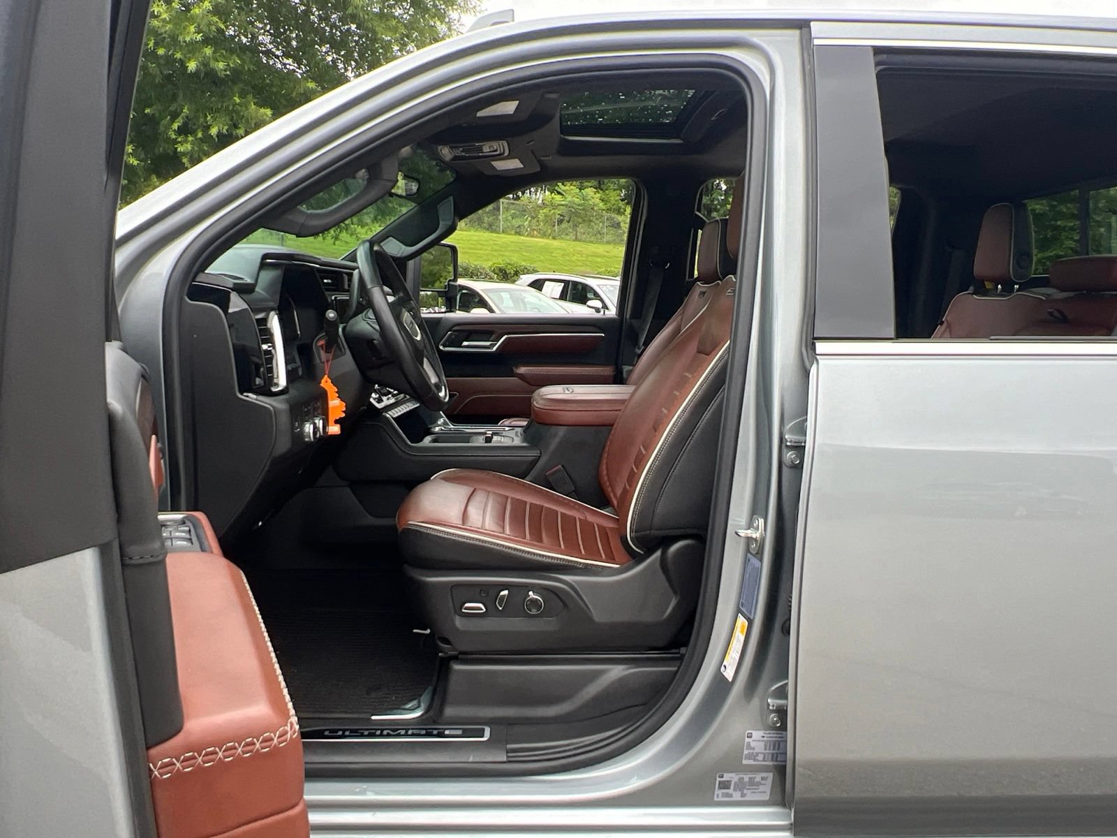 Used 2024 GMC Sierra 2500 Denali Ultimate AWD/4WD image 35