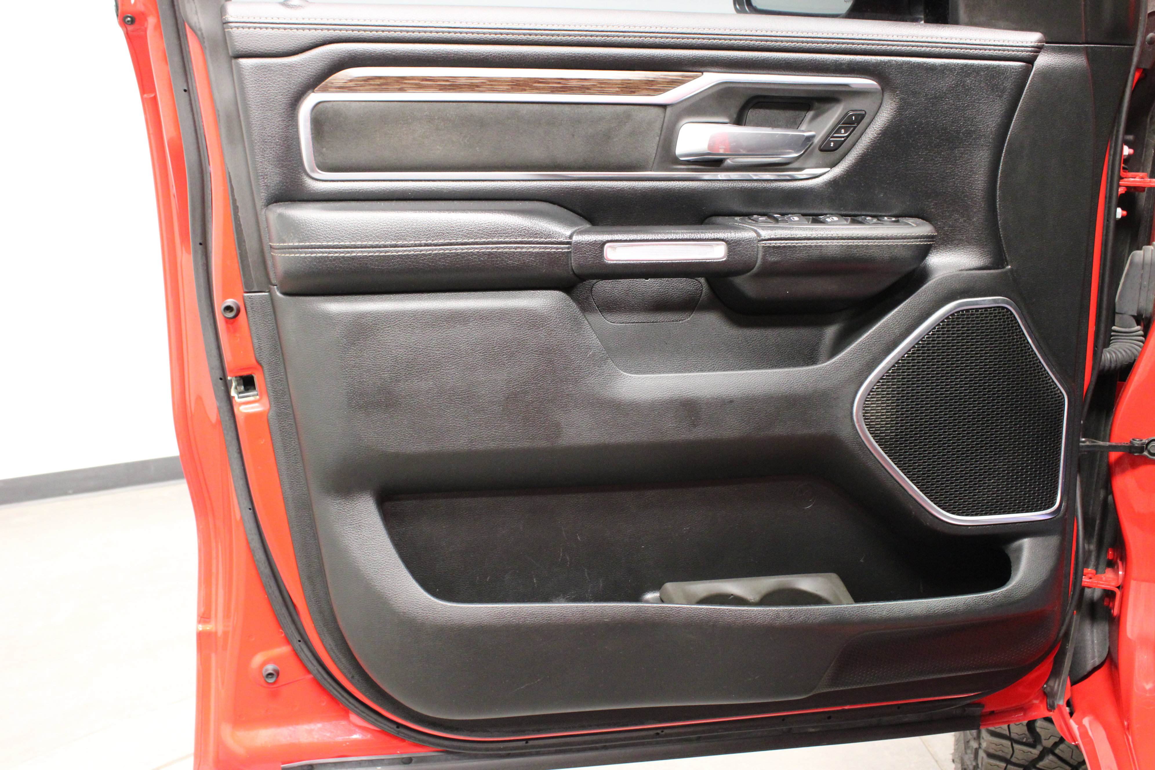 Used 2019 RAM 1500 Laramie image 20