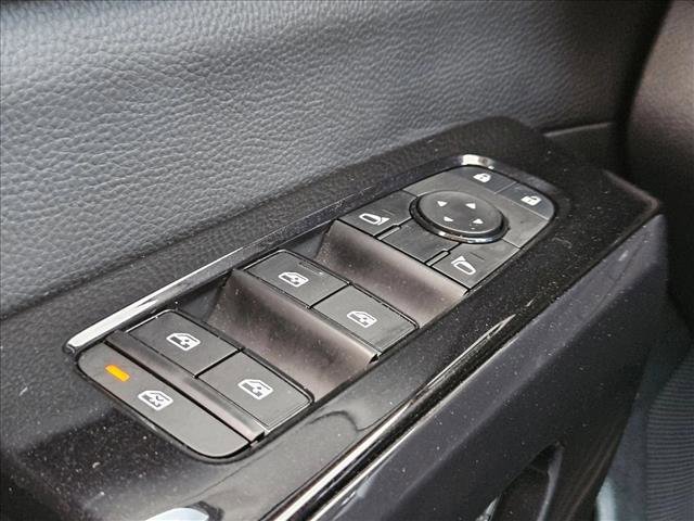 Used 2022 Nissan Pathfinder SV image 16