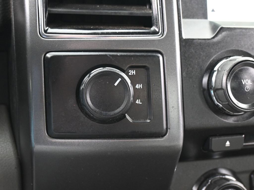 Used 2018 Ford F150 XLT w/ Equipment Group 302A Luxury image 27