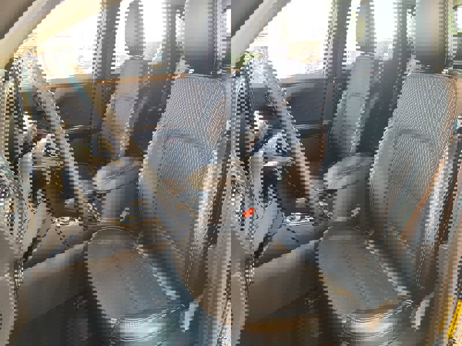 Used 2025 Ford Escape SE image 11