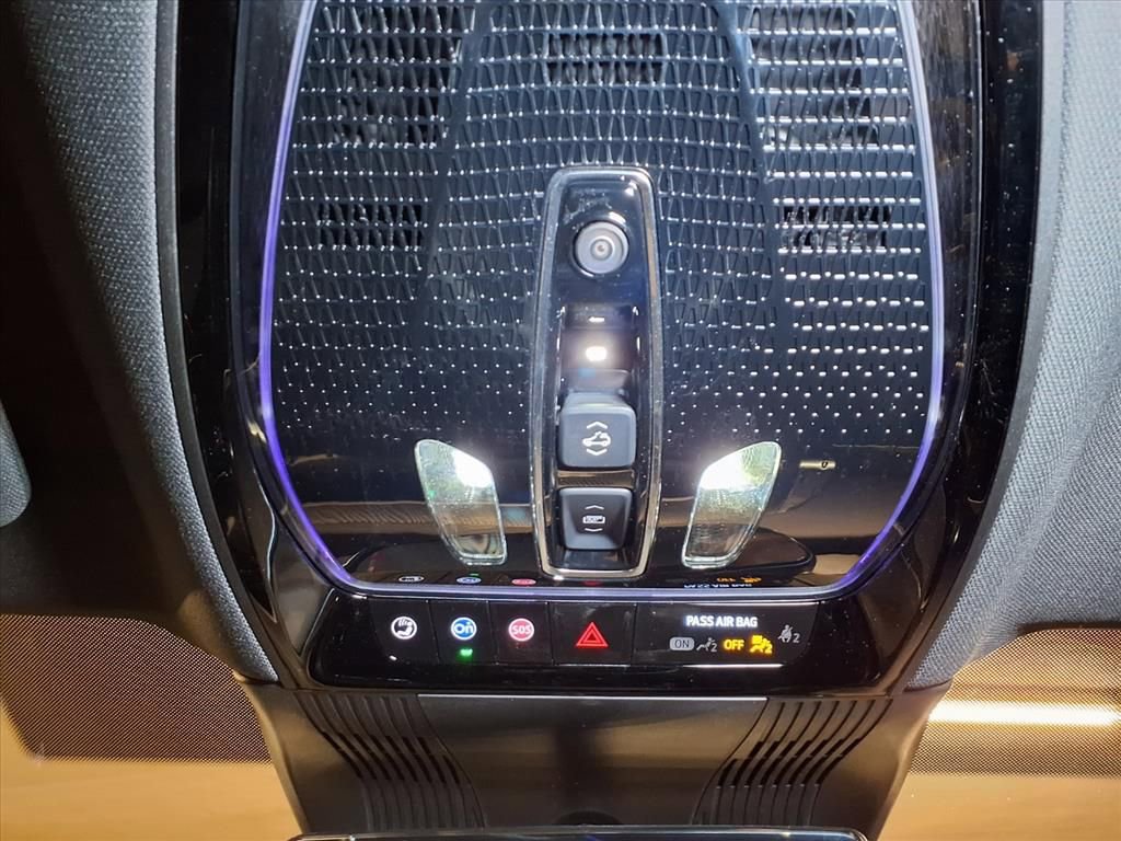 Used 2026 Cadillac Vistiq Sport image 11