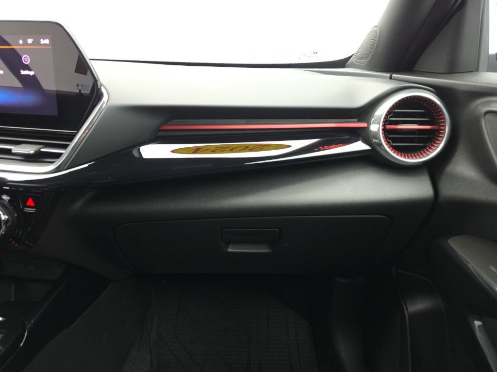 Used 2024 Chevrolet Trax RS w/ Driver Confidence Package image 38