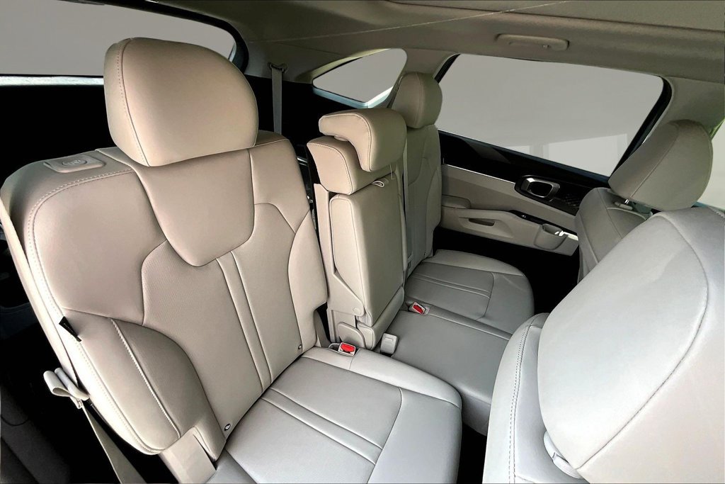 New 2026 Kia Sorento S w/ S Panoramic Sunroof Package FWD image 9