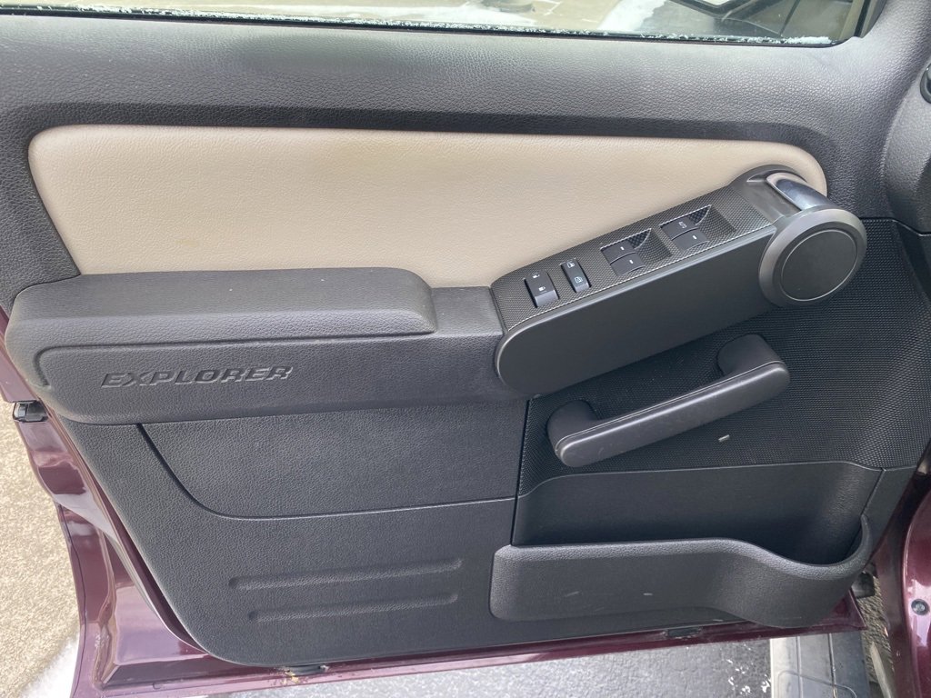 Used 2007 Ford Explorer Sport Trac Limited image 4