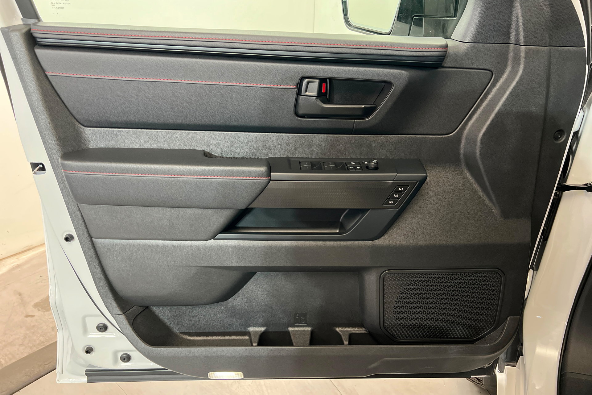 Used 2025 Toyota Sequoia TRD Pro AWD/4WD image 15