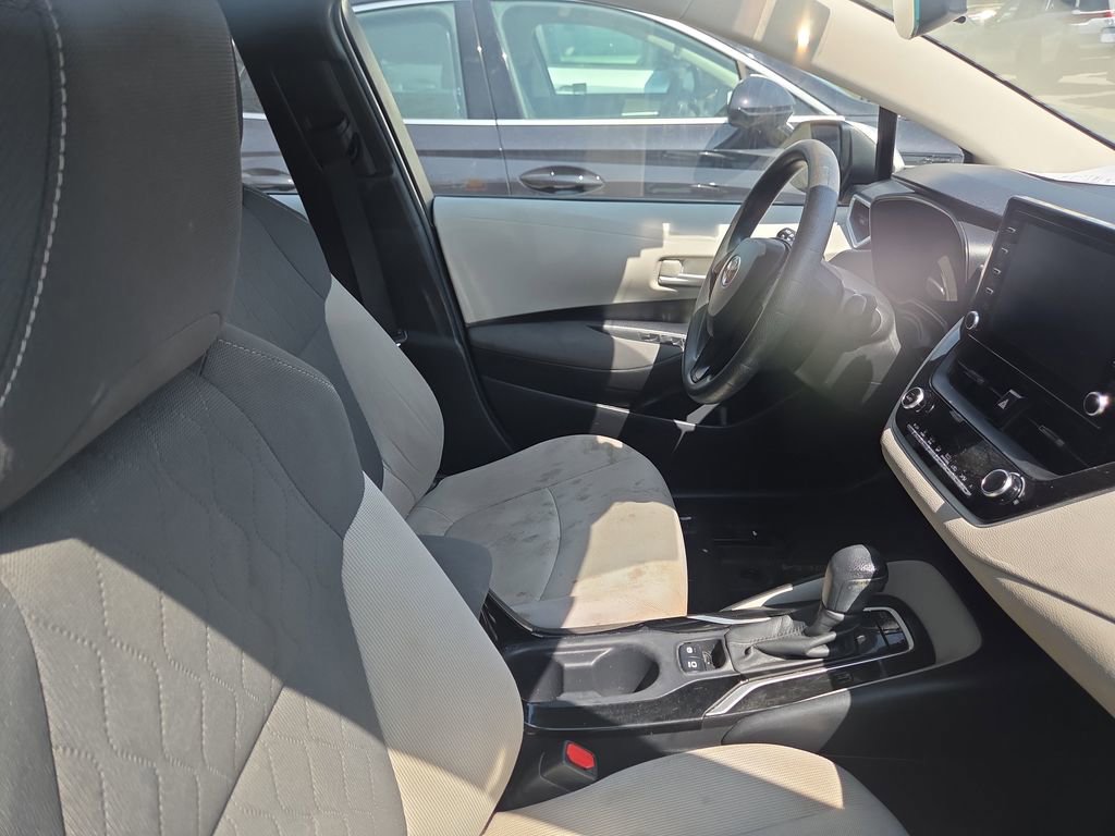 Used 2020 Toyota Corolla LE image 11