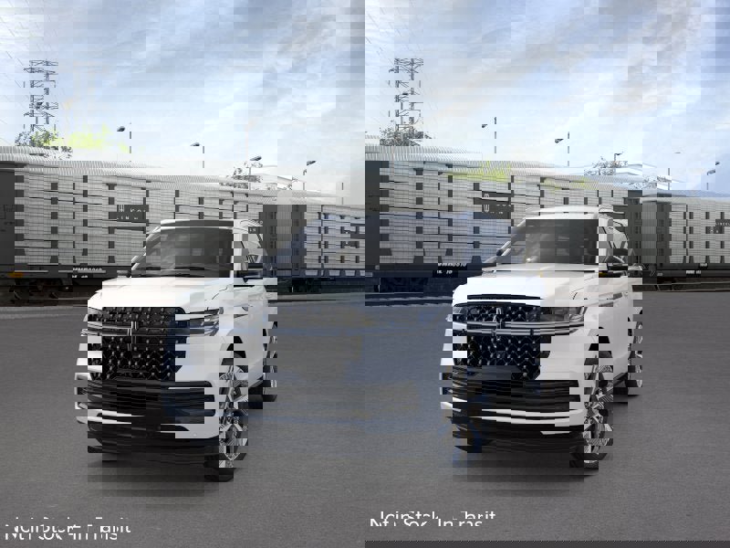 New 2026 Lincoln Navigator Black Label AWD/4WD image 2