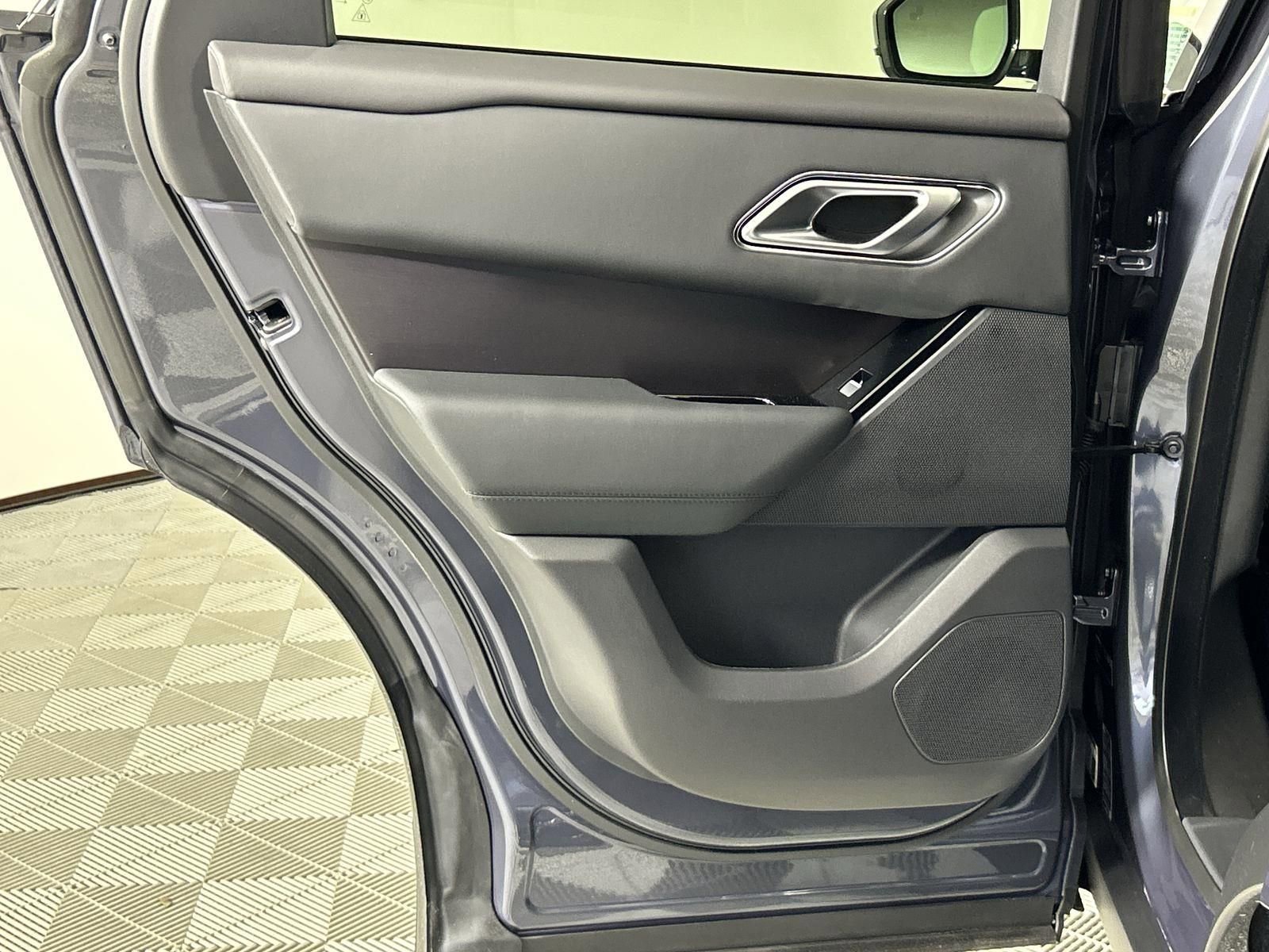 Certified 2026 Land Rover Range Rover Velar Dynamic SE image 26