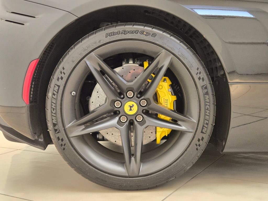 Used 2022 Ferrari SF90 Stradale AWD/4WD image 7
