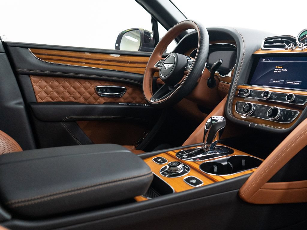 Certified 2022 Bentley Bentayga AWD/4WD image 28