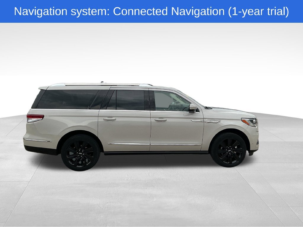 Used 2024 Lincoln Navigator L Reserve AWD/4WD image 4