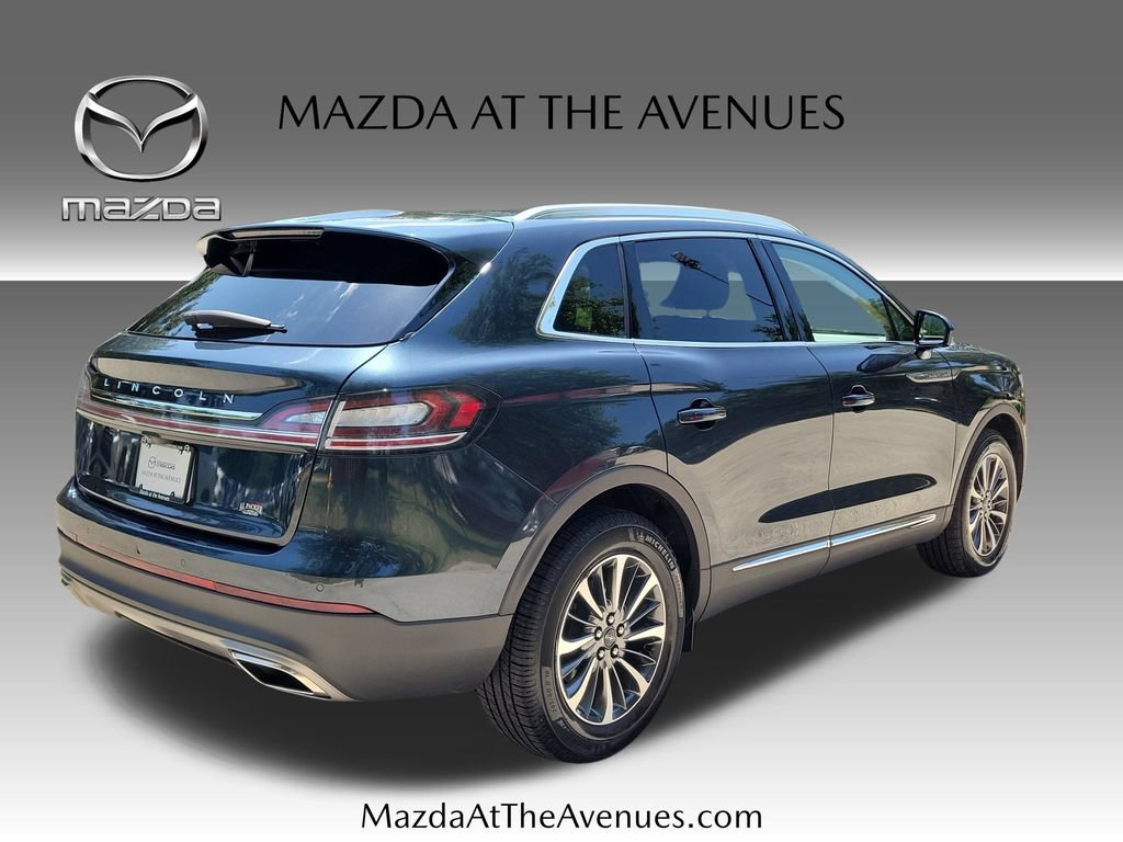 Used 2023 Lincoln Nautilus FWD w/ Premium Package image 4