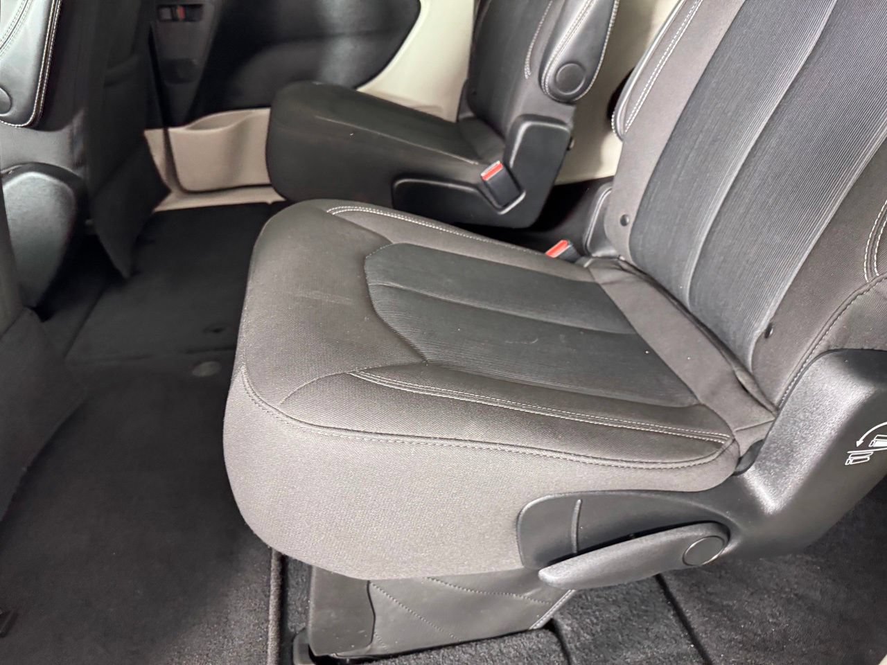 Used 2024 Chrysler Voyager LX FWD image 16
