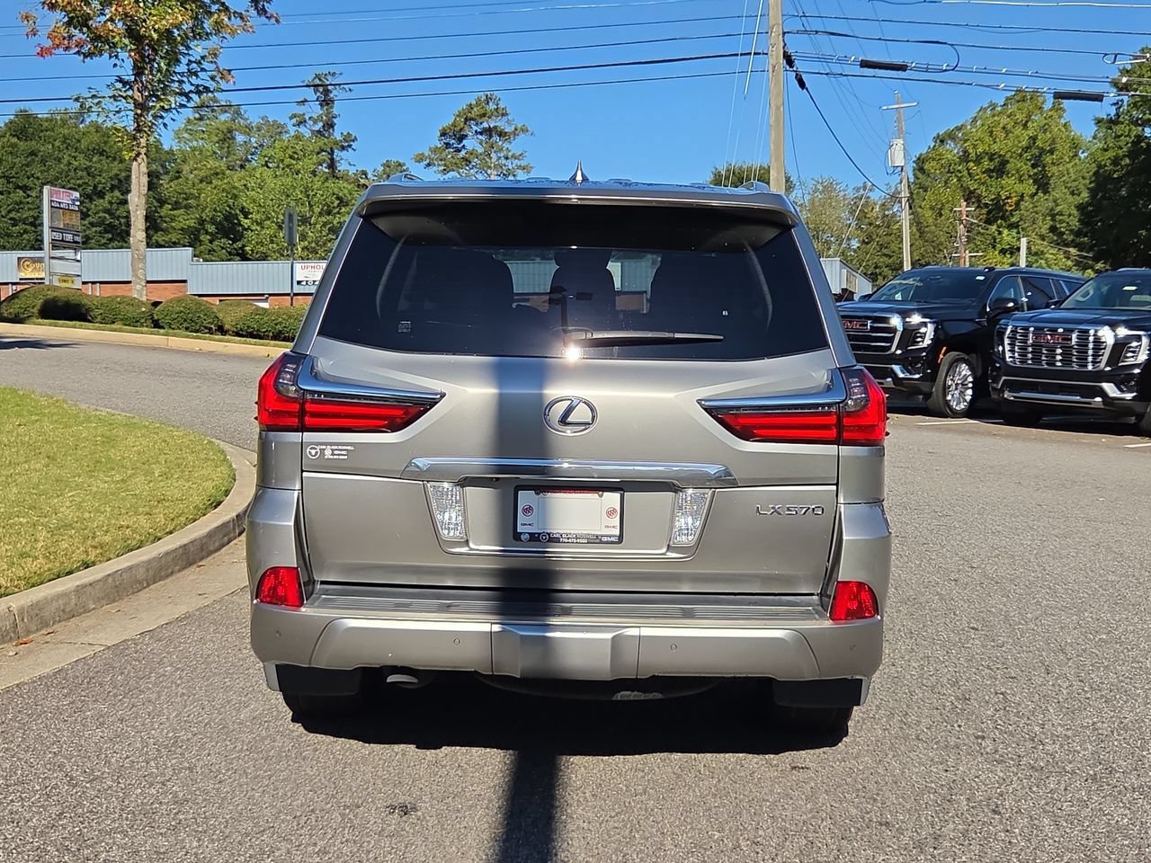 Used 2017 Lexus LX 570 4WD w/ Luxury Package image 7