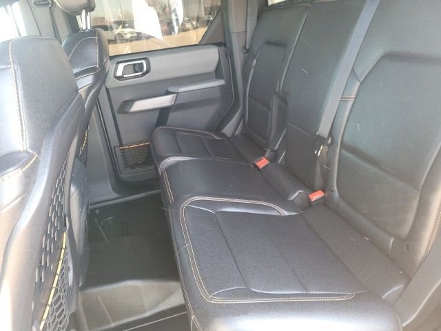 Used 2023 Ford Bronco Badlands w/ Sasquatch Package image 23