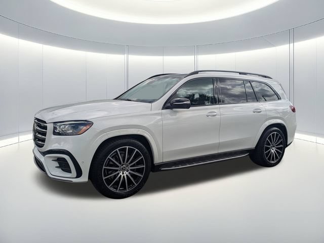 Used 2024 Mercedes-Benz GLS 450 4MATIC image 2