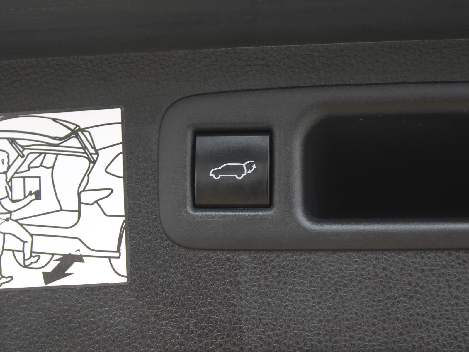 Used 2021 Toyota Highlander Limited image 9