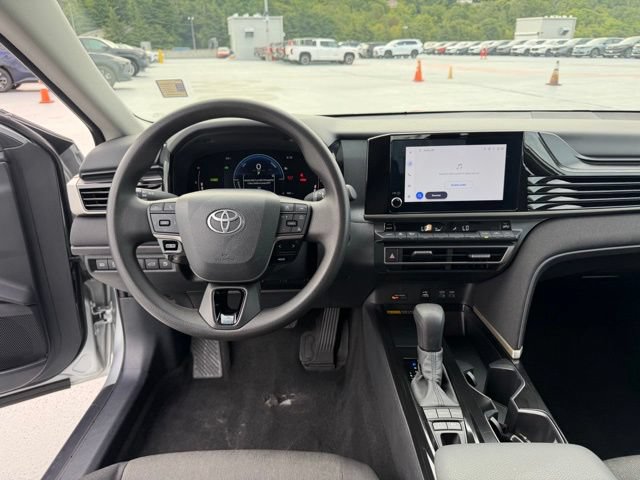 Used 2025 Toyota Camry LE FWD image 12