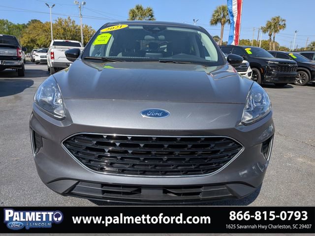 Used 2021 Ford Escape SE w/ SE Sport Appearance Package image 9