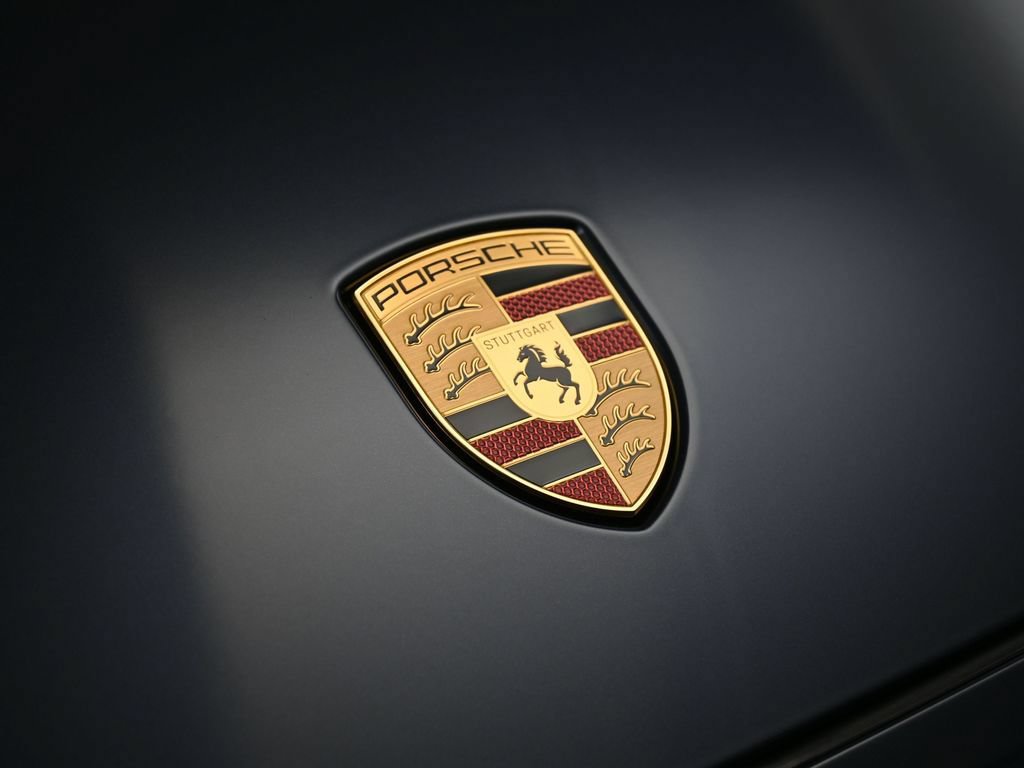 New 2026 Porsche Cayenne E-Hybrid Coupe AWD/4WD image 13