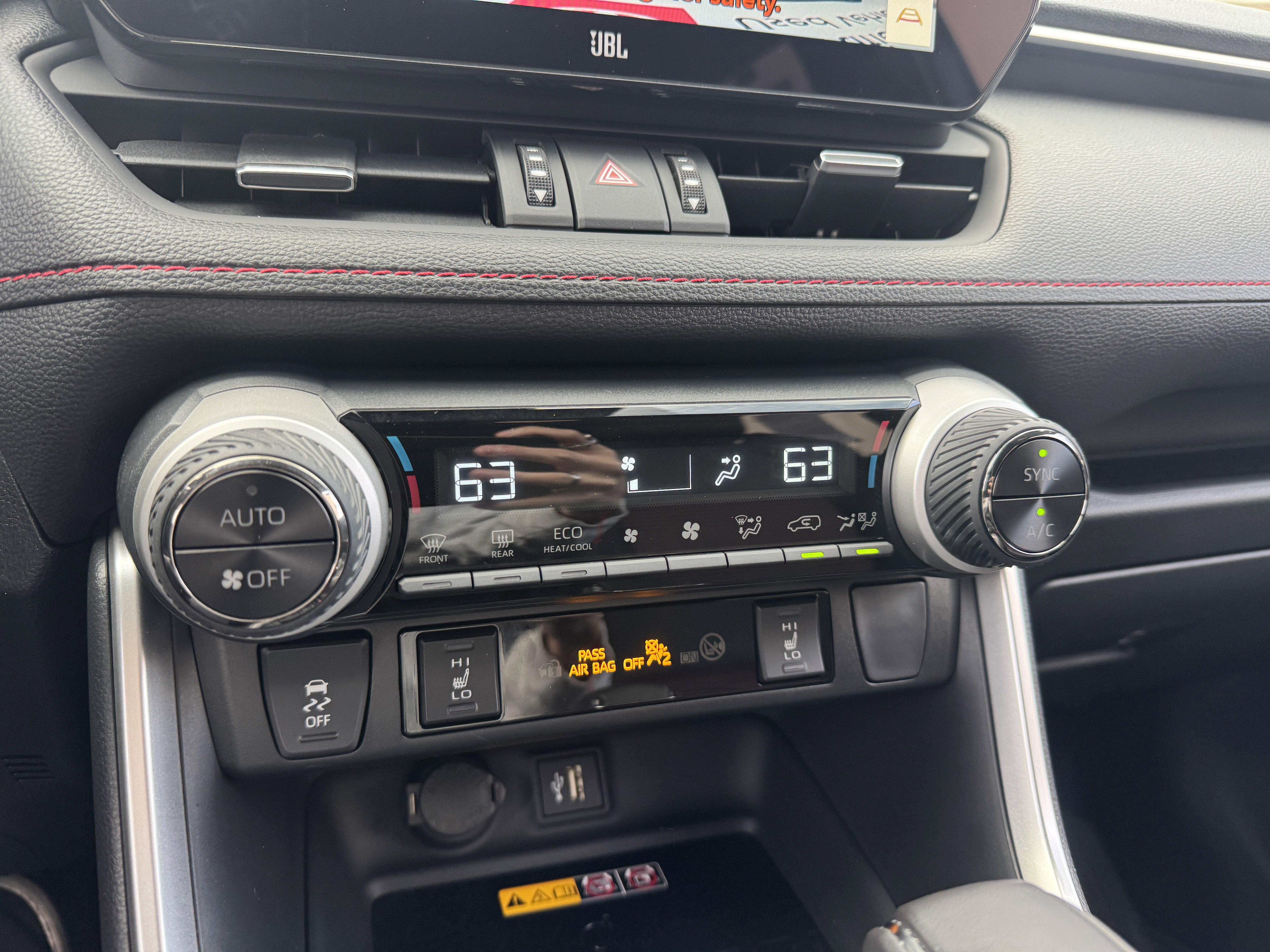 Used 2025 Toyota RAV4 XSE w/ Weather Package AWD/4WD image 26