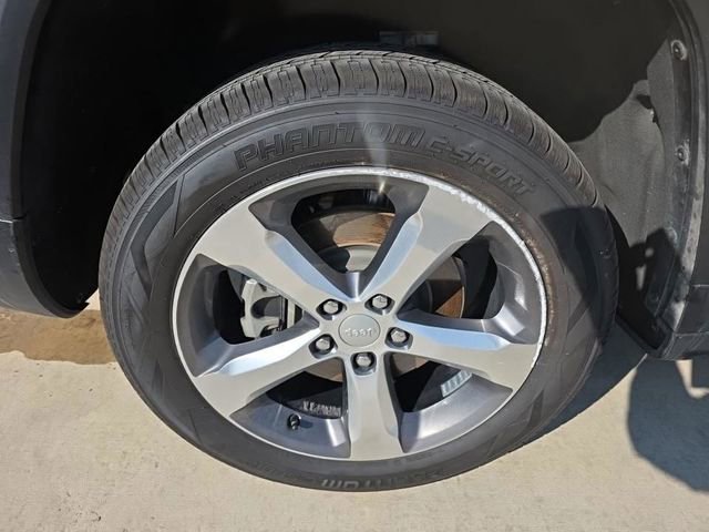 Used 2022 Jeep Grand Cherokee L Limited image 11