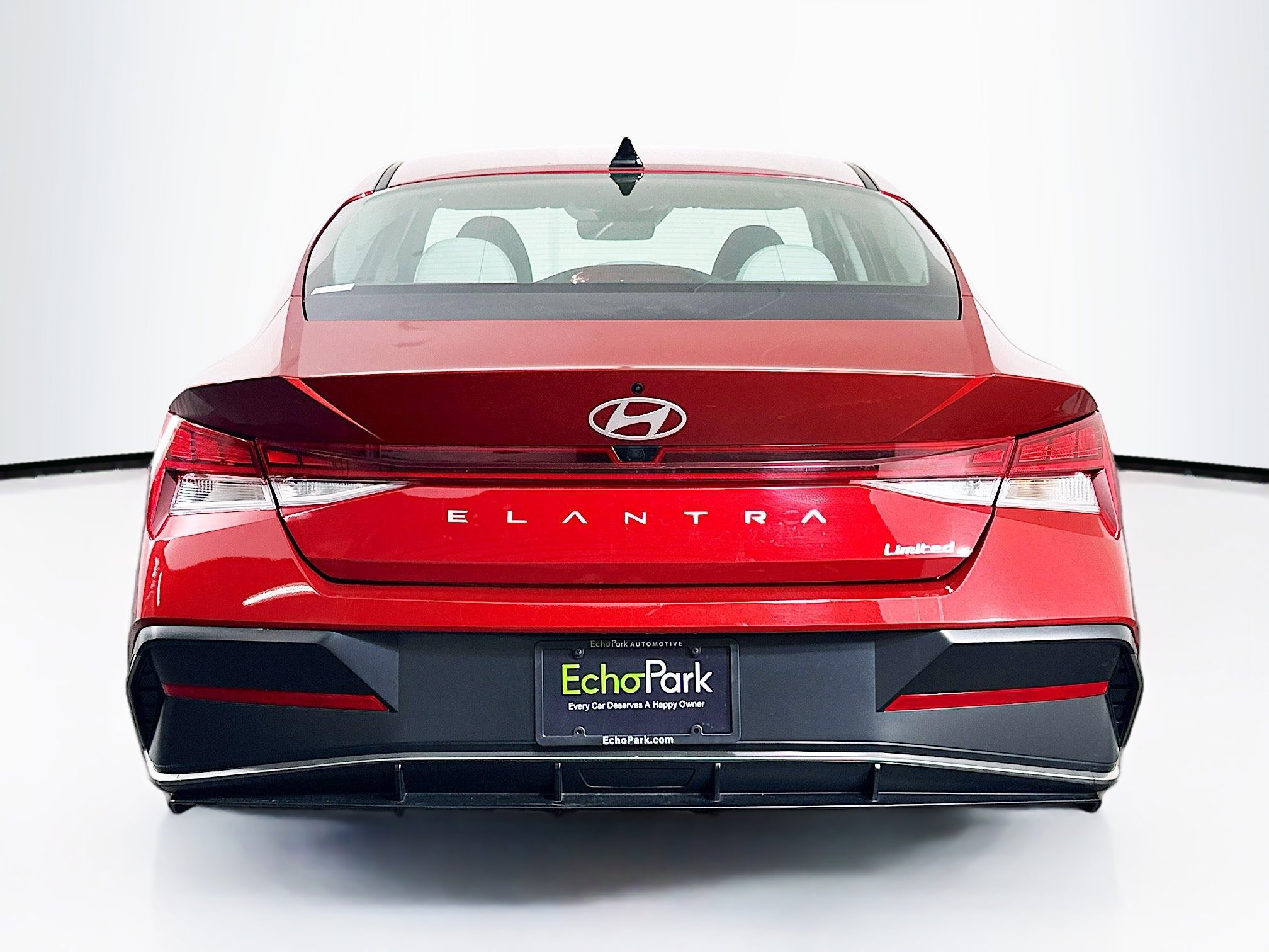 Used 2025 Hyundai Elantra Limited image 7